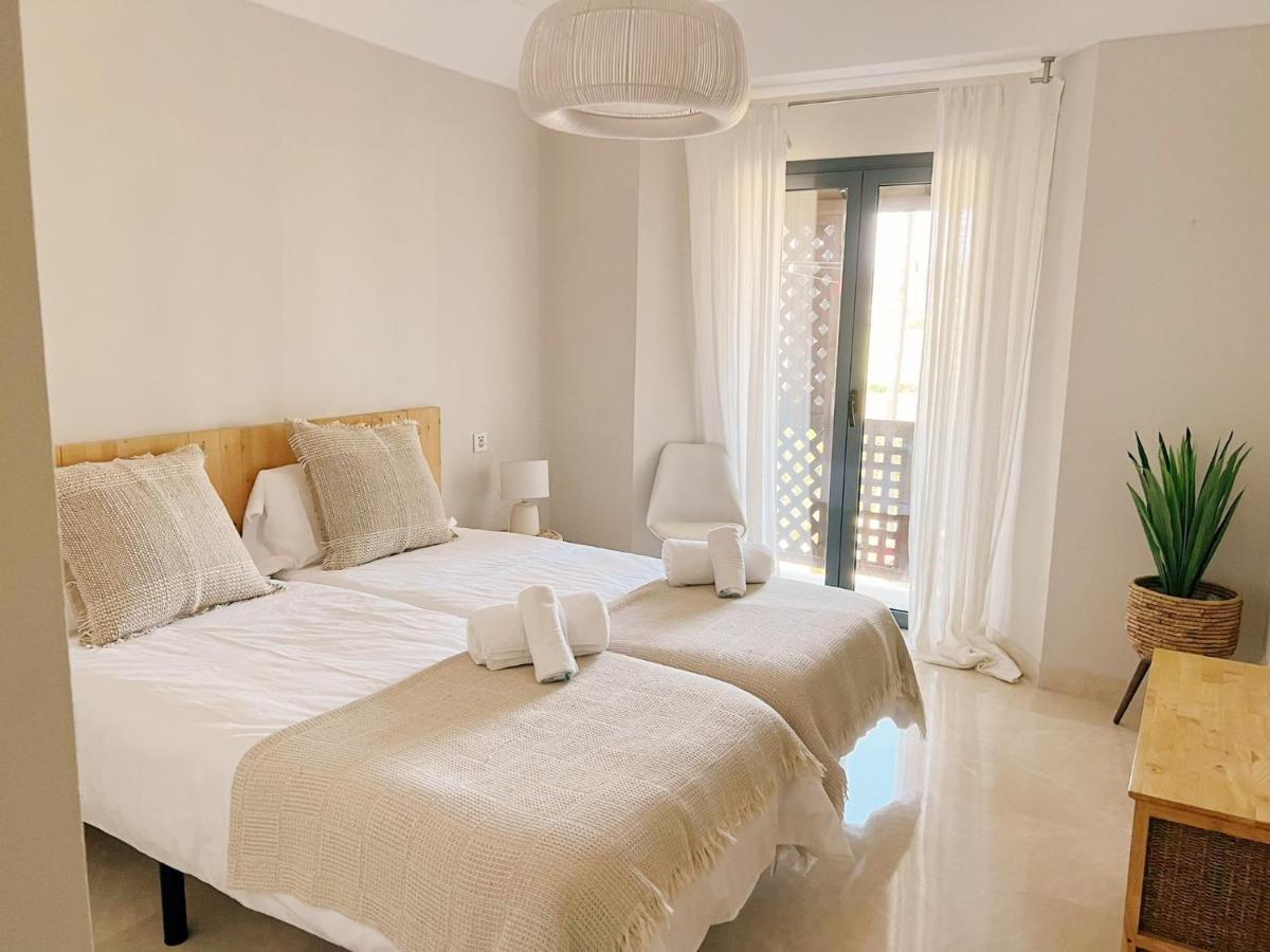 Sotogrande Alboaire- Waterfront Luxury 4 Bedroom Apt In The Marina Of โซโตกรันเด ภายนอก รูปภาพ