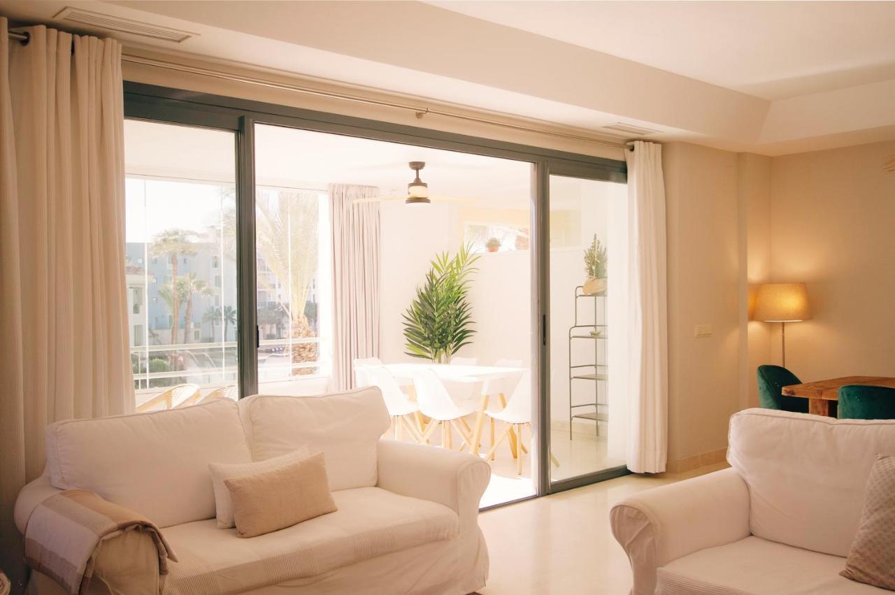 Sotogrande Alboaire- Waterfront Luxury 4 Bedroom Apt In The Marina Of โซโตกรันเด ภายนอก รูปภาพ