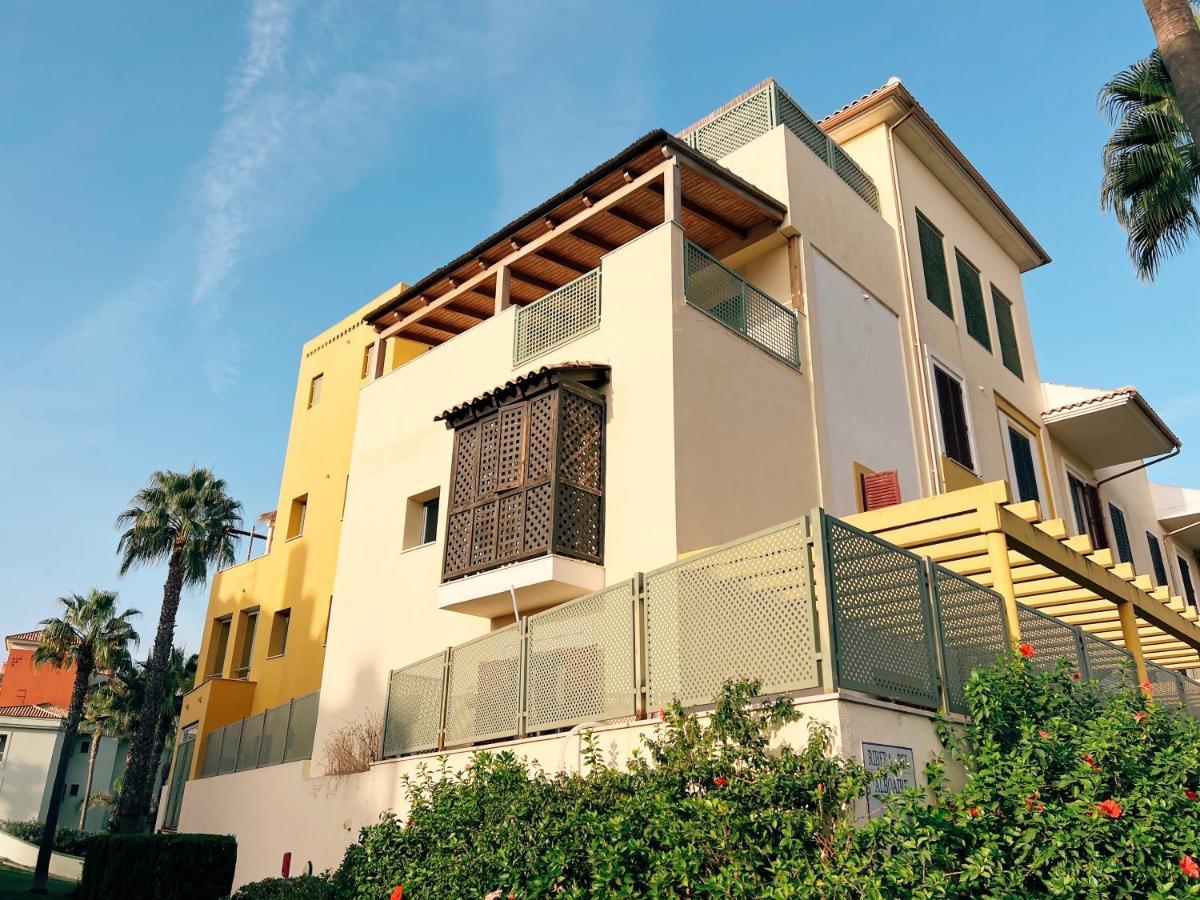 Sotogrande Alboaire- Waterfront Luxury 4 Bedroom Apt In The Marina Of โซโตกรันเด ภายนอก รูปภาพ